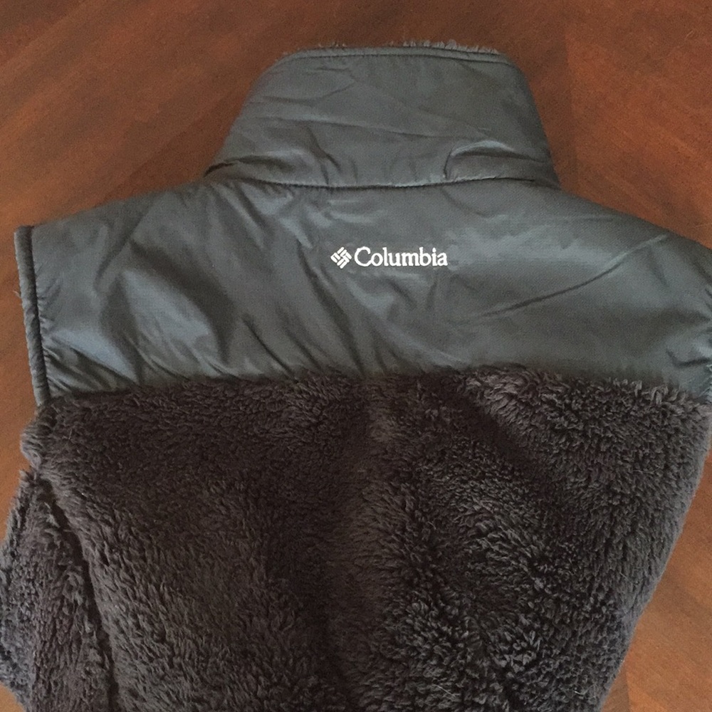 Columbia black fuzzy vest